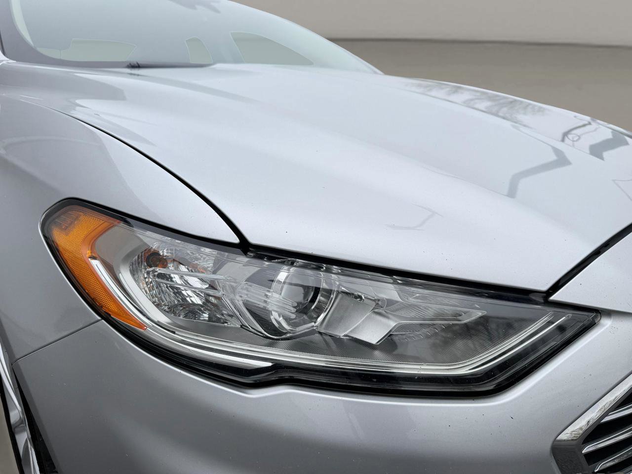 Used 2019 Ford Fusion SE FWD image 10
