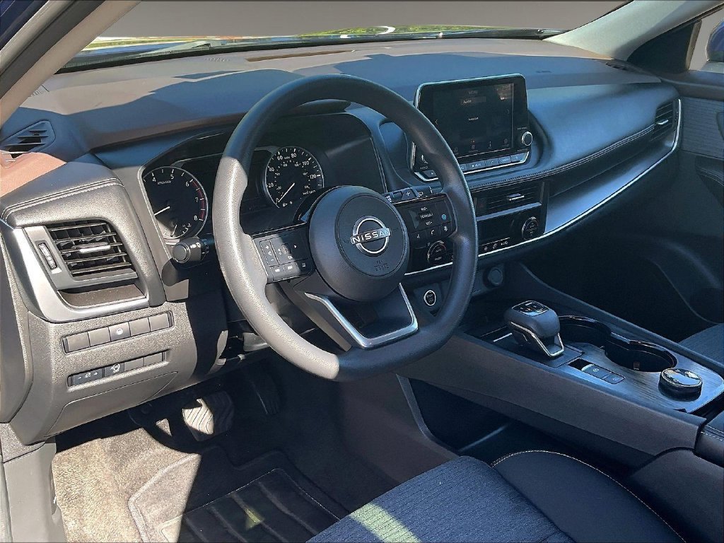 Used 2023 Nissan Rogue SV AWD/4WD image 8