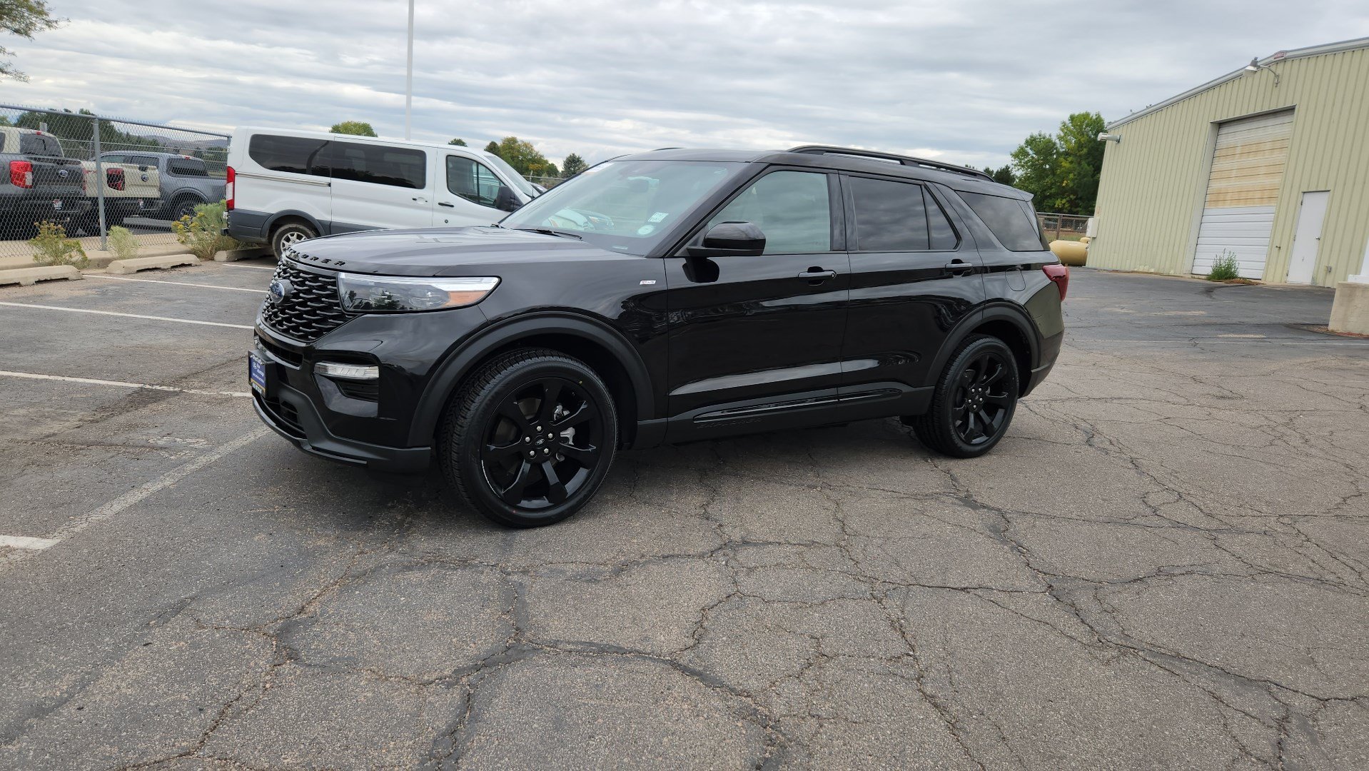 Certified 2023 Ford Explorer ST-Line w/ Class IV Trailer Tow Package AWD/4WD image 4