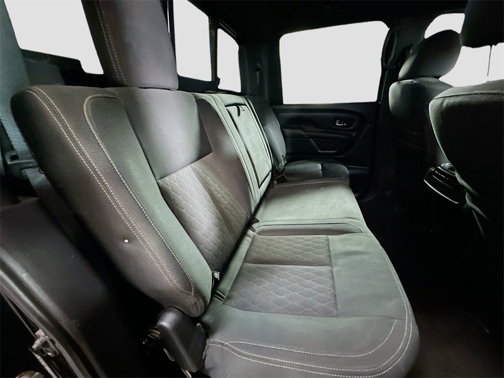 Used 2018 Nissan Titan SV w/ SV Convenience Package image 27