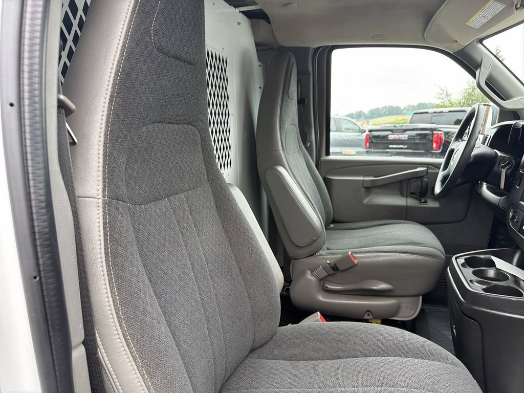 Certified 2018 GMC Savana 2500 w/ Driver Convenience Package RWD image 24