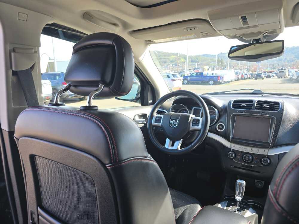 Used 2015 Dodge Journey R/T w/ Flexible Seating Group image 9