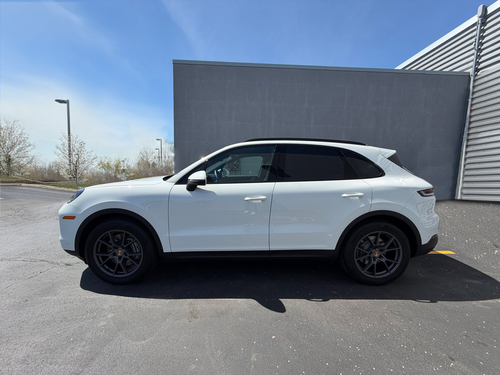 Certified 2025 Porsche Cayenne AWD/4WD image 2