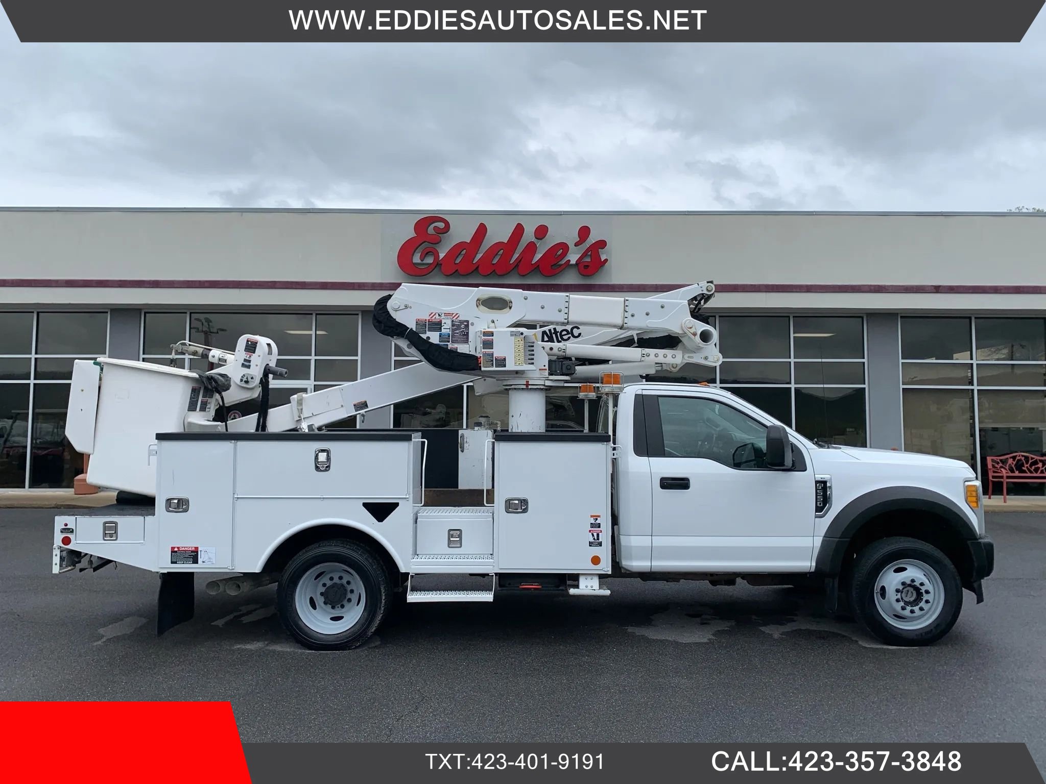 Used 2017 Ford F550 XL 169  W.B. 2D image 1