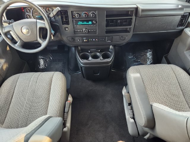 Used 2025 Chevrolet Express 3500 LT w/ LT Preferred Equipment Group RWD image 27