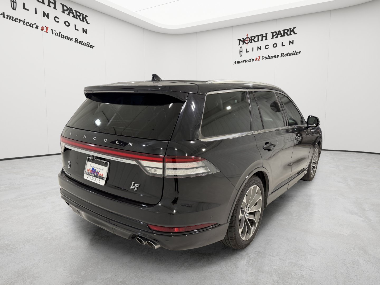 Used 2021 Lincoln Aviator Grand Touring w/ Equipment Group 302A AWD/4WD image 5