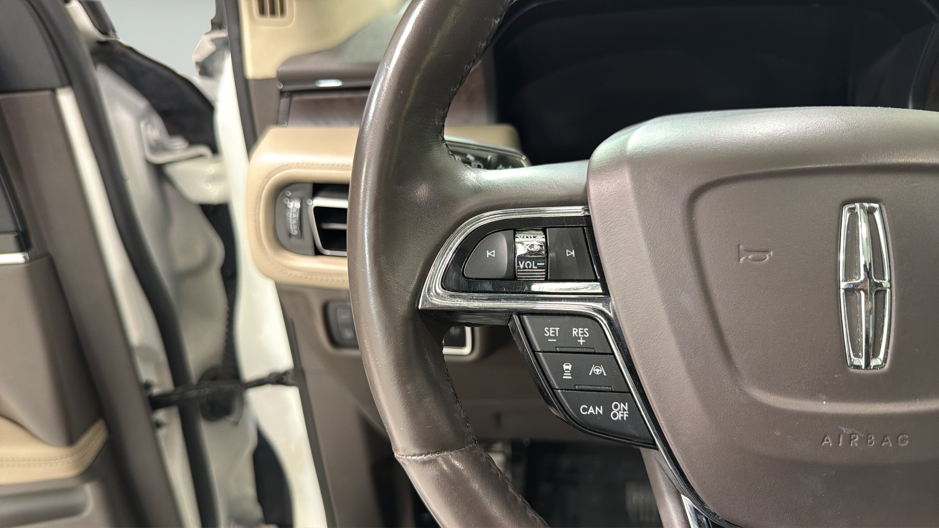 Used 2021 Lincoln Nautilus Reserve w/ Equipment Group 201A FWD image 12