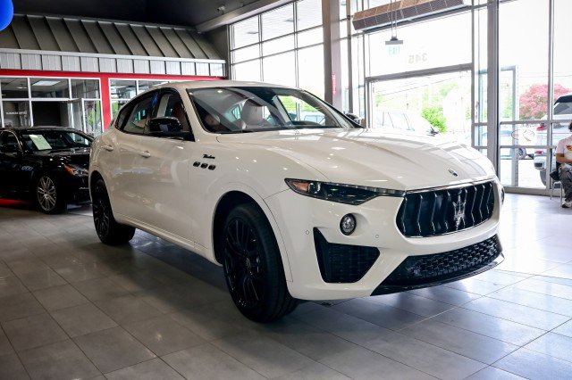 Used 2022 Maserati Levante Modena AWD/4WD image 3