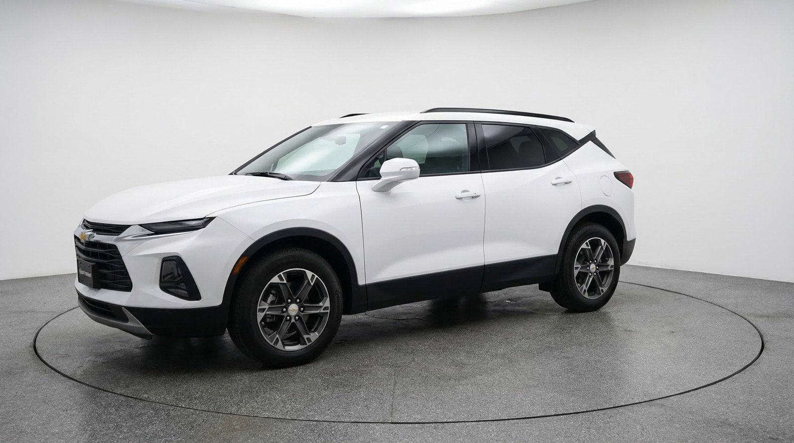 Used 2025 Chevrolet Blazer LT FWD image 3