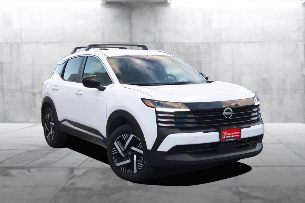 New 2026 Nissan Kicks SV w/ SV Premium Package image 2