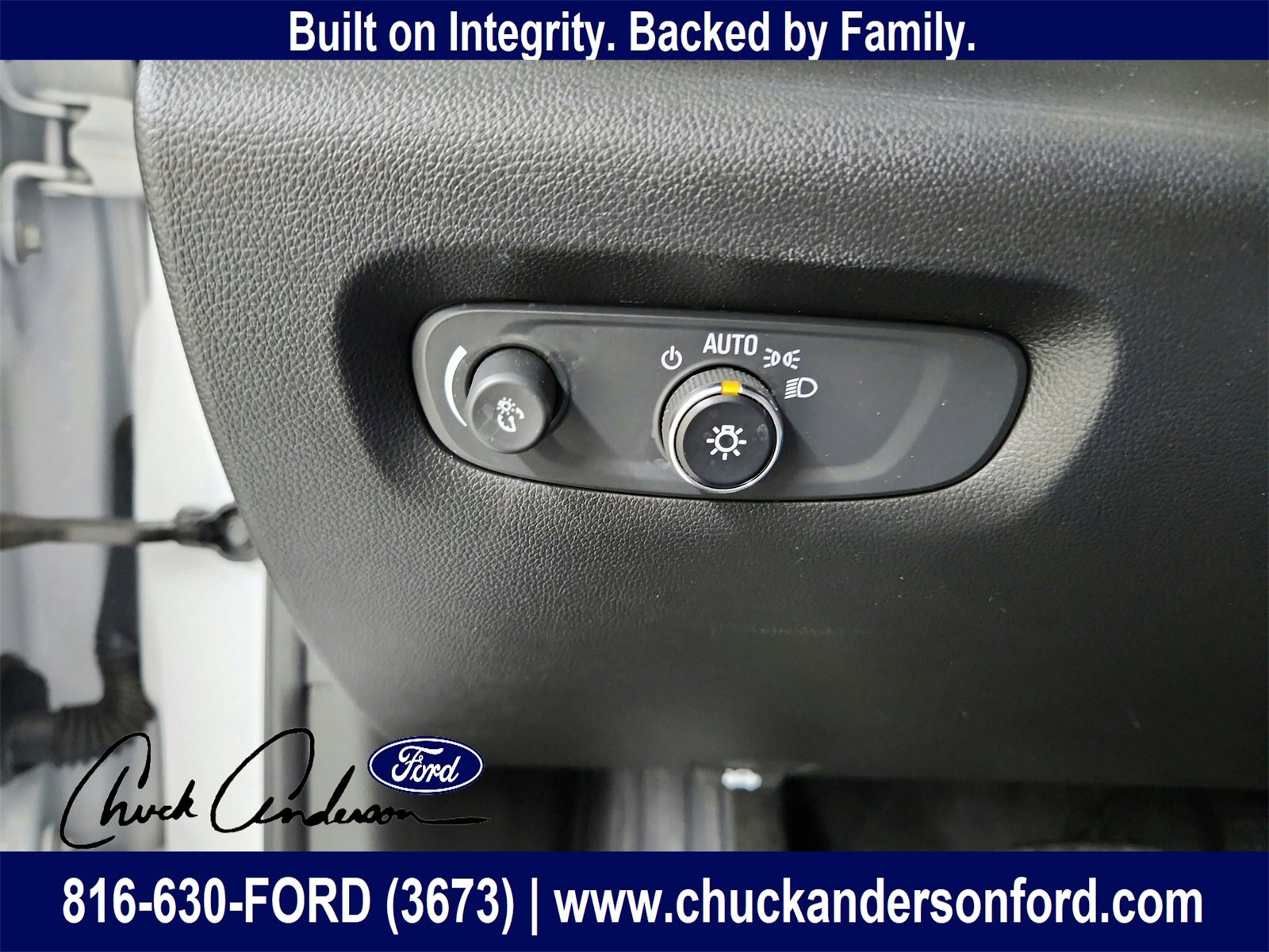 Used 2023 Chevrolet Traverse LS image 15