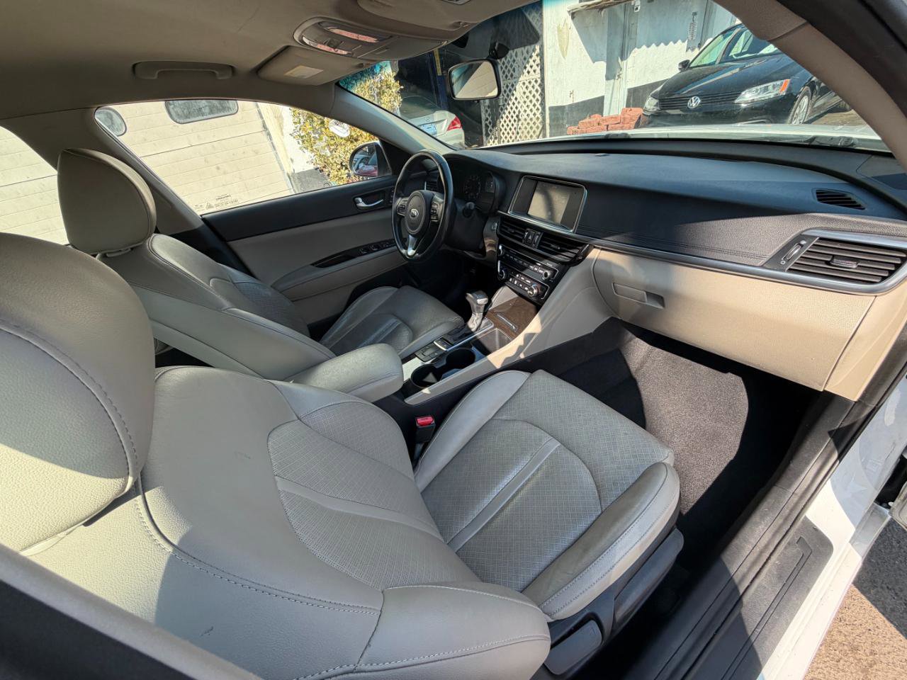 Used 2017 Kia Optima EX image 34