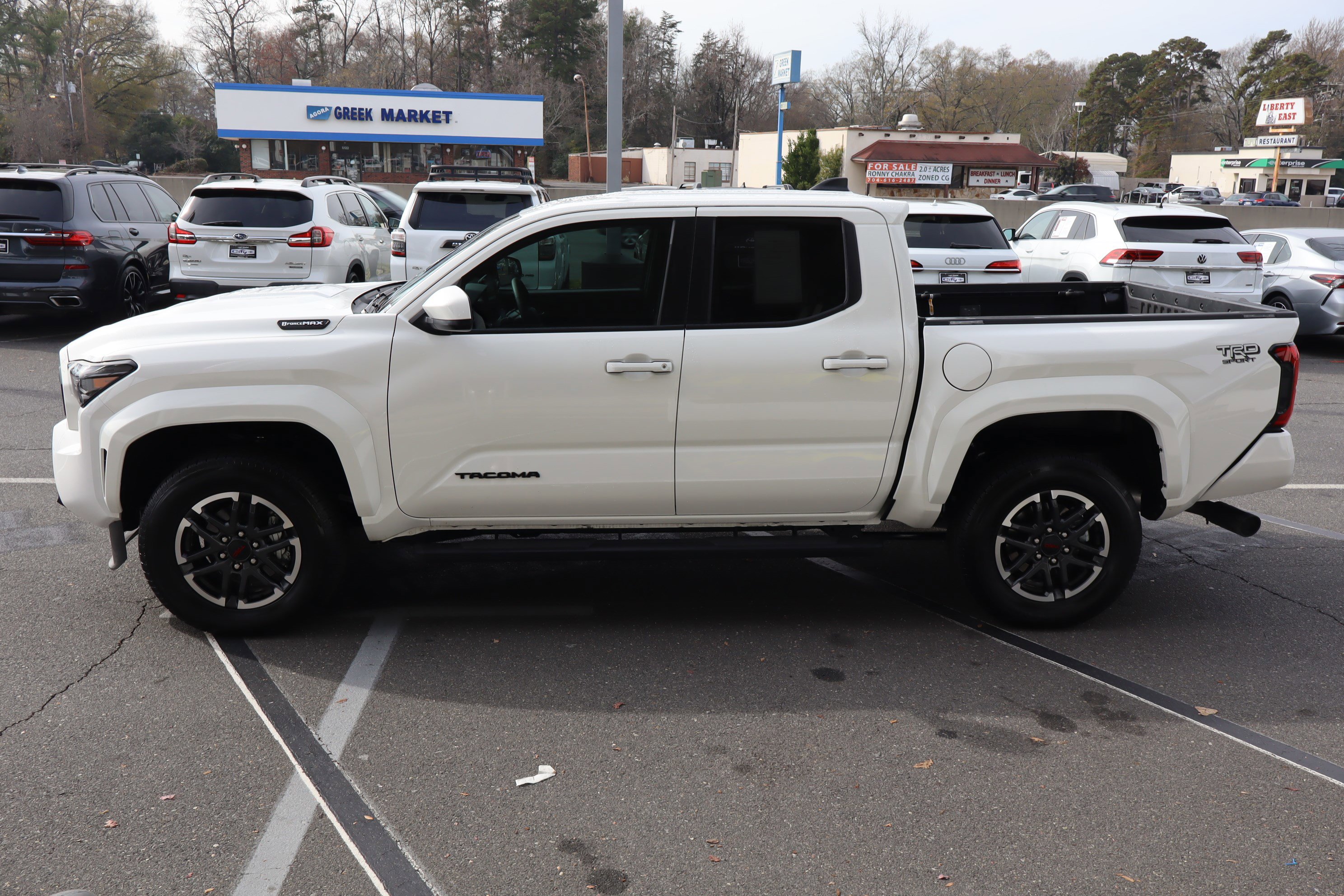 Used 2025 Toyota Tacoma TRD Sport image 7