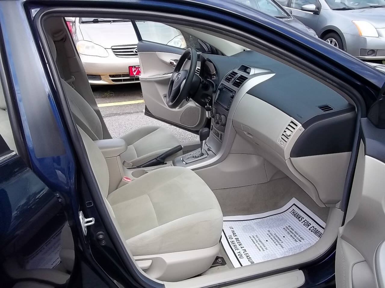 Used 2013 Toyota Corolla LE FWD image 10