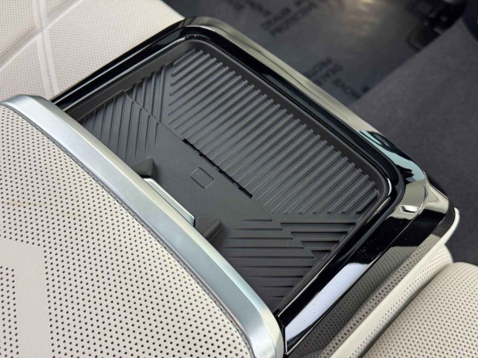 Used 2023 BMW i7 xDrive60 w/ Executive Package 2 image 46