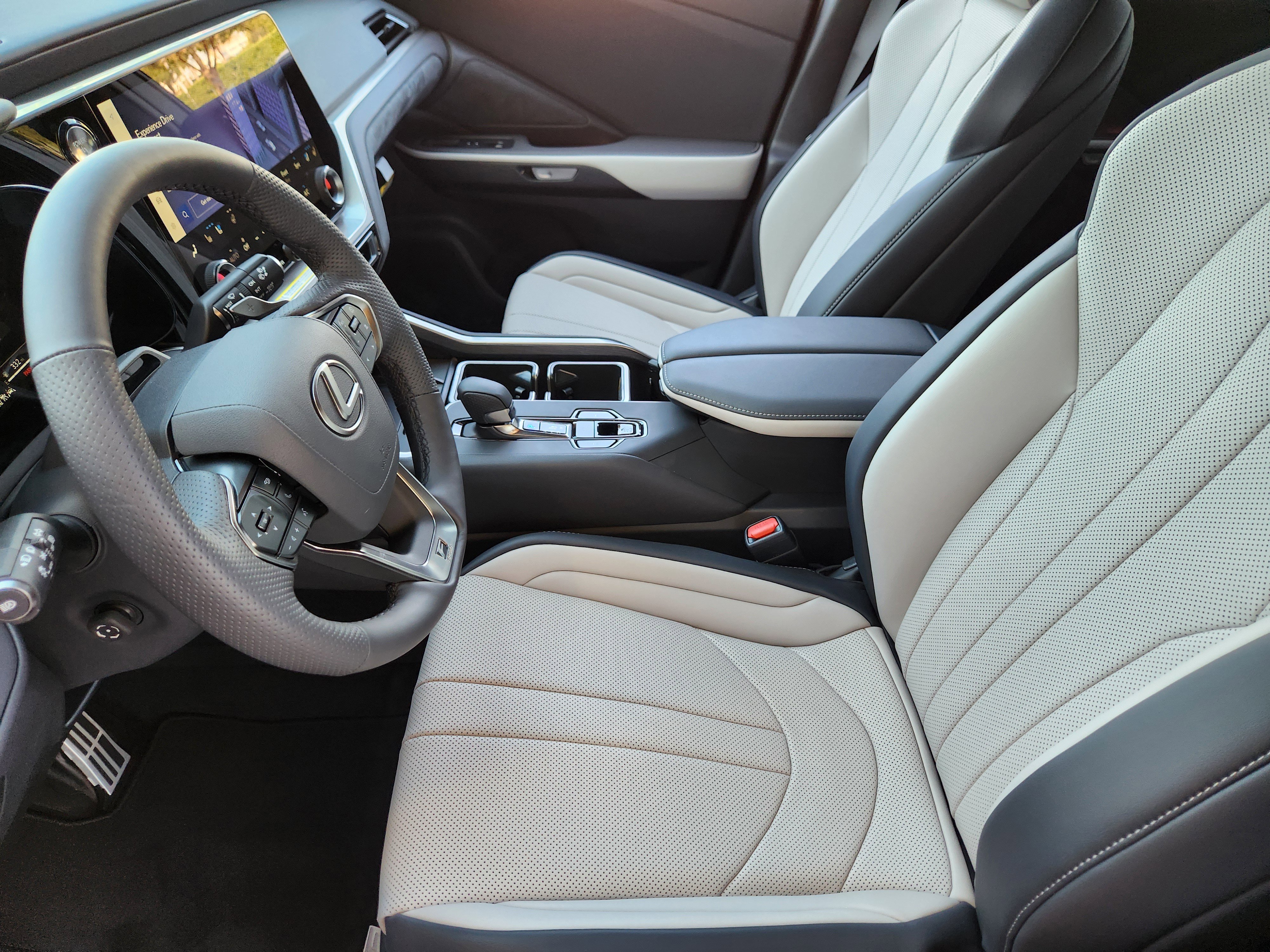 New 2026 Lexus TX 500h AWD image 9