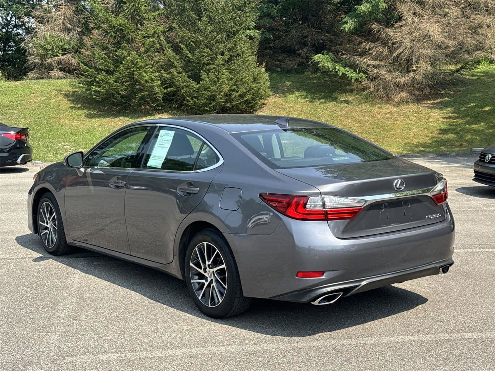 Used 2017 Lexus ES 350 w/ Premium Package FWD image 3