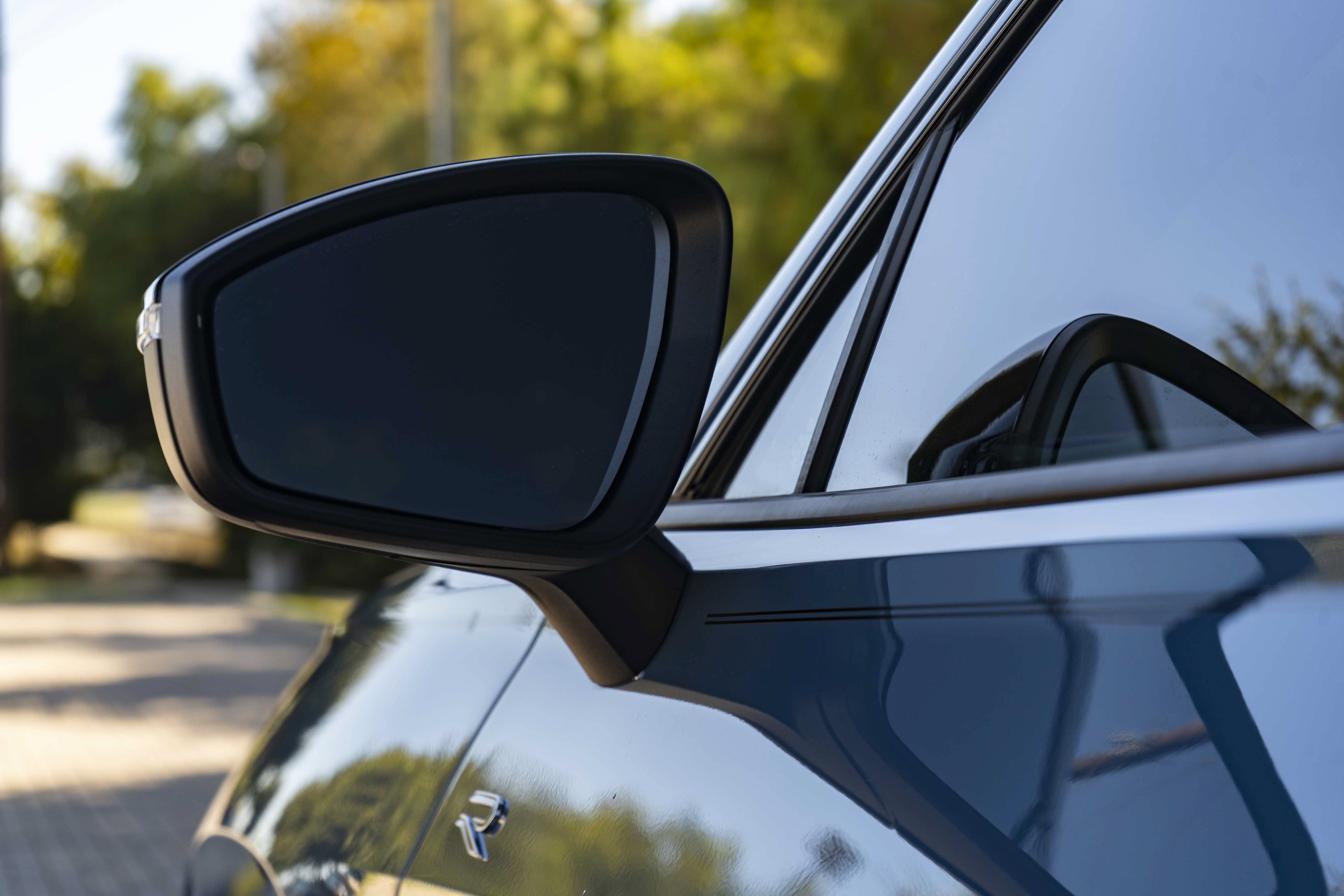 Certified 2026 Volkswagen Tiguan SE R-Line FWD image 11