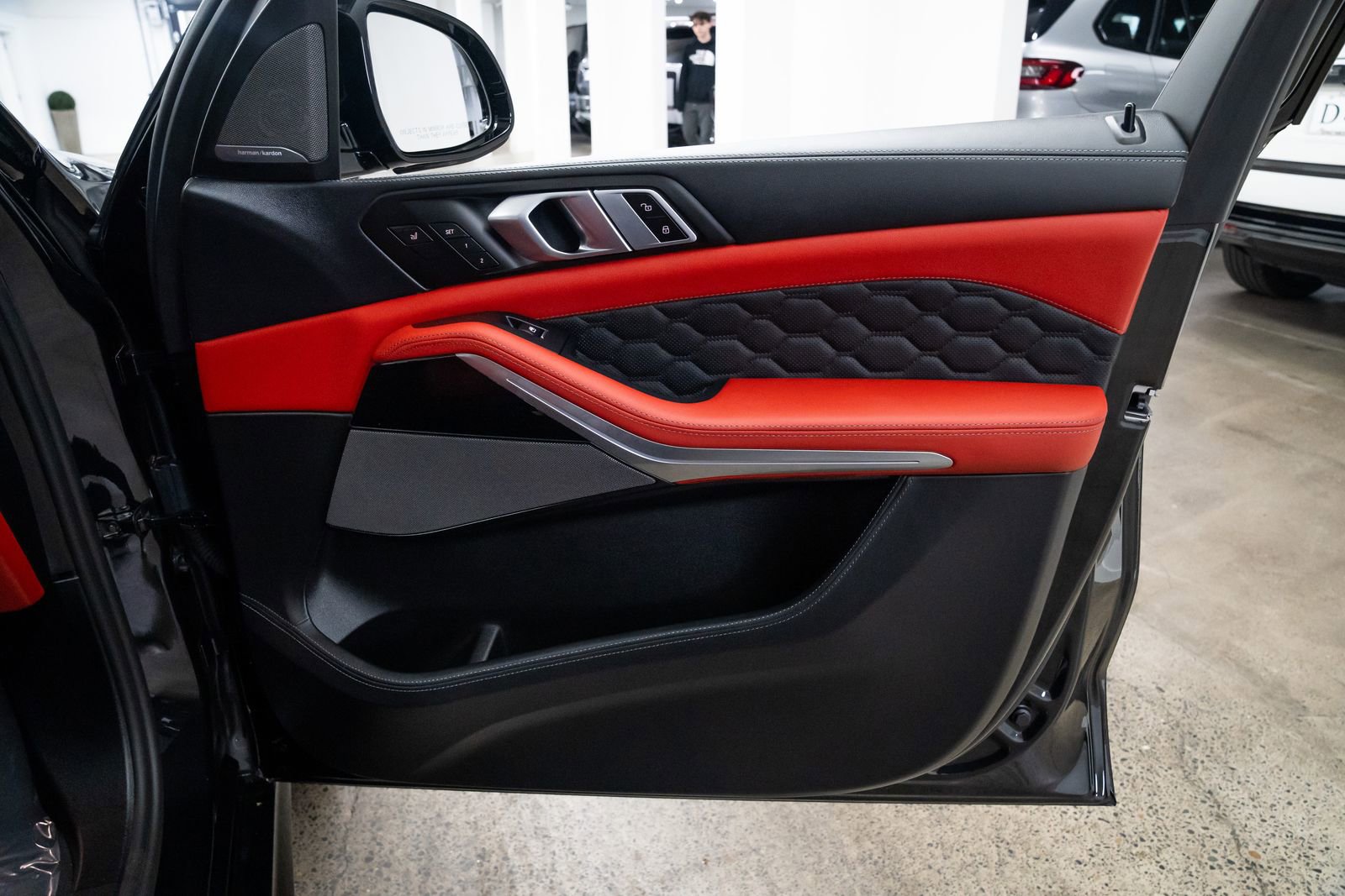 Used 2026 BMW X5 M Competition w/ Executive Package image 24