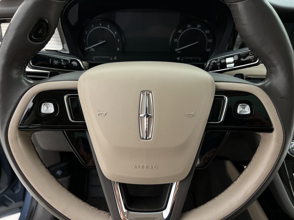 Used 2022 Lincoln Corsair AWD w/ Premium Package image 19