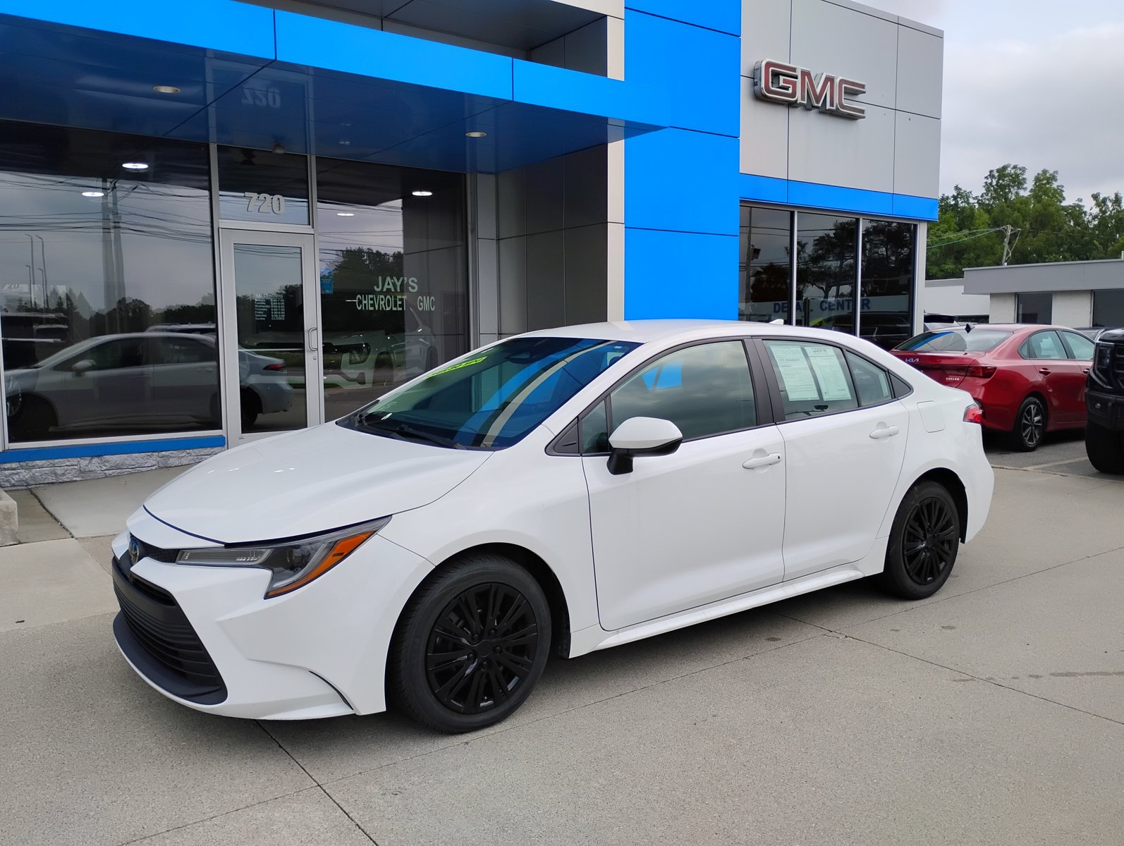 Used 2024 Toyota Corolla LE FWD image 12