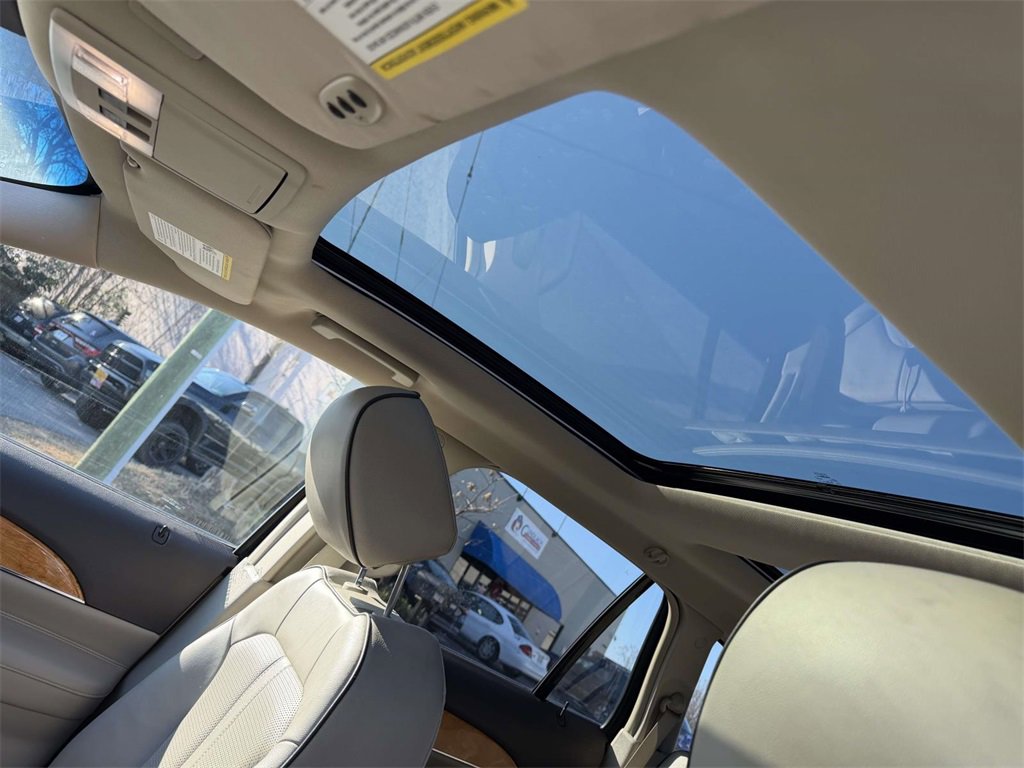 Used 2015 Lincoln MKX AWD w/ Equipment Group 102A image 19