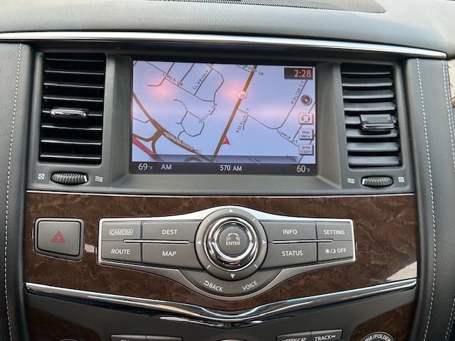 Used 2017 INFINITI QX80 4WD w/ Driver Assistance Package image 27