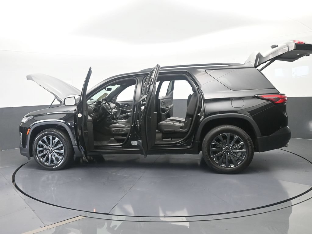 Used 2023 Chevrolet Traverse RS FWD image 85
