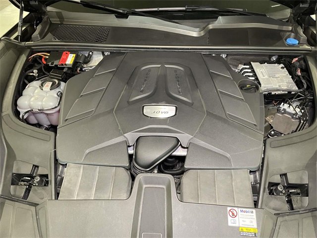 Used 2022 Porsche Cayenne Platinum Edition w/ Premium Package Plus image 24