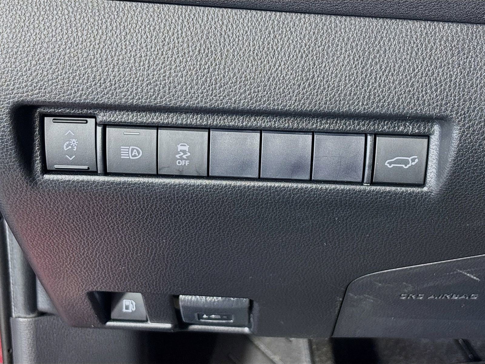 Used 2021 Toyota Venza LE AWD/4WD image 10