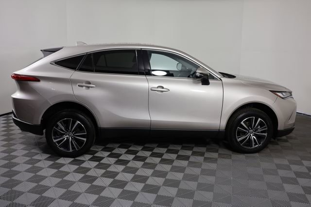 Used 2024 Toyota Venza LE image 8