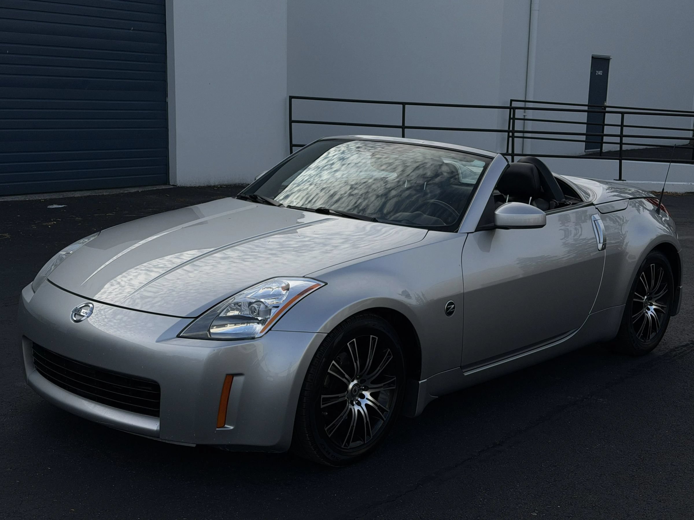 Used 2005 Nissan 350Z Touring RWD image 19