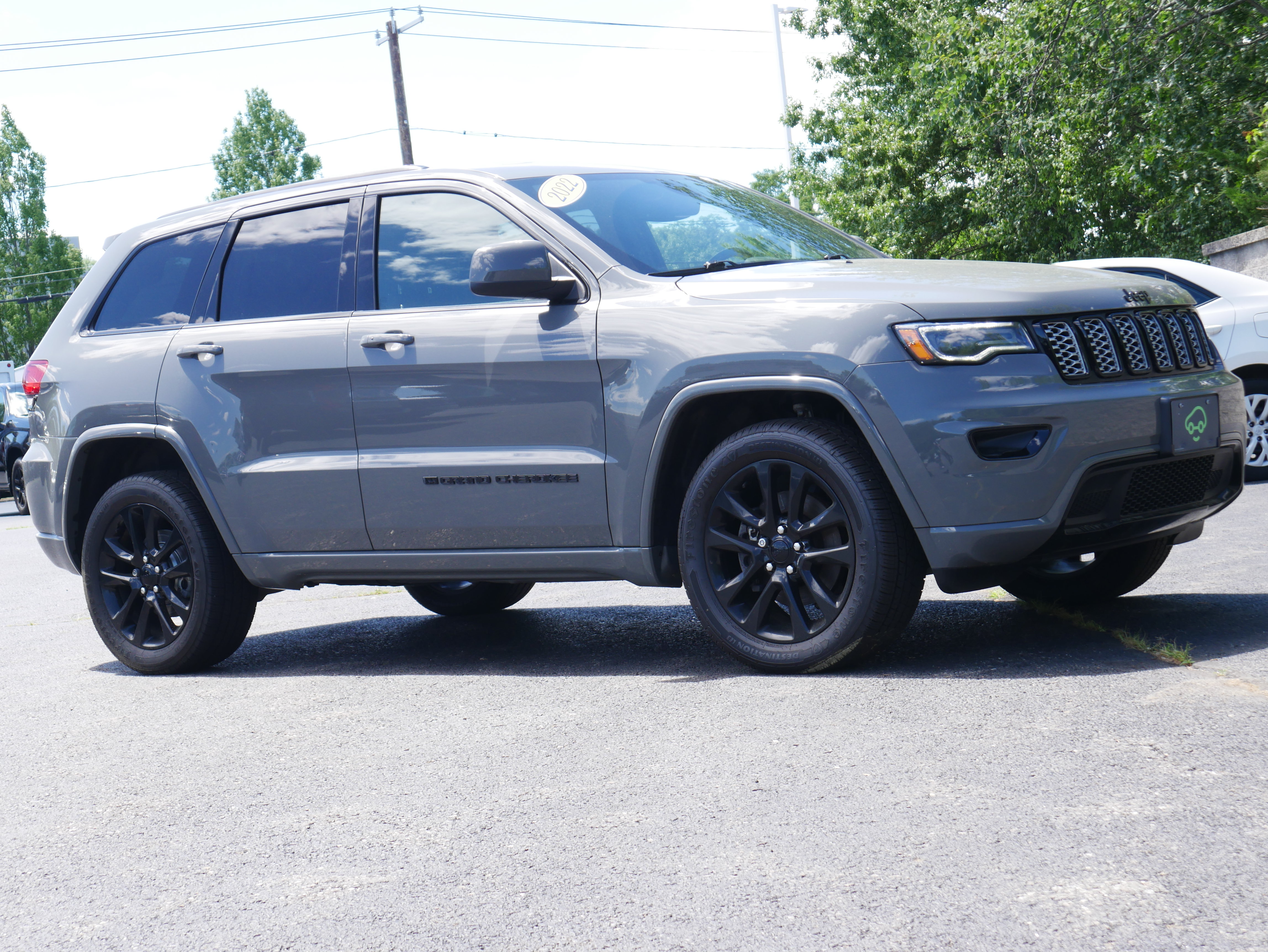 Used 2022 Jeep Grand Cherokee Laredo X AWD/4WD image 9