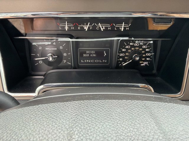 Used 2013 Lincoln Navigator L 4WD image 31