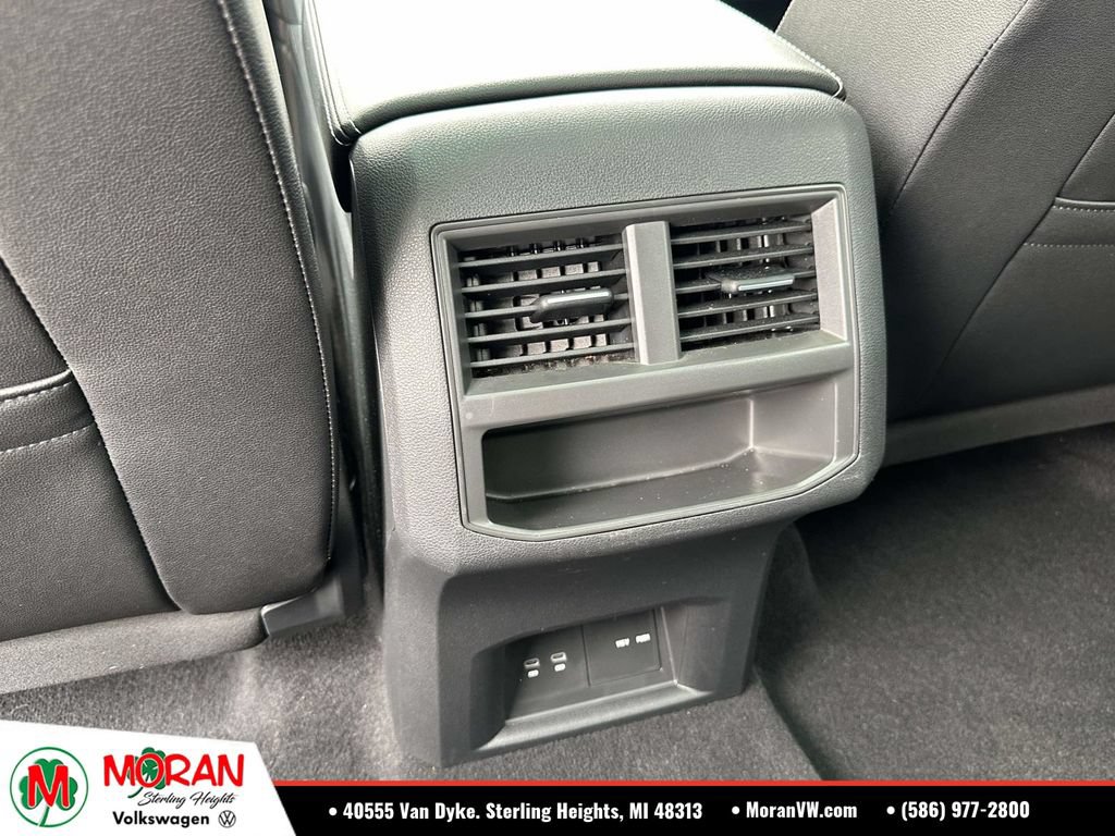 Used 2023 Volkswagen Atlas Cross Sport SEL AWD/4WD image 14
