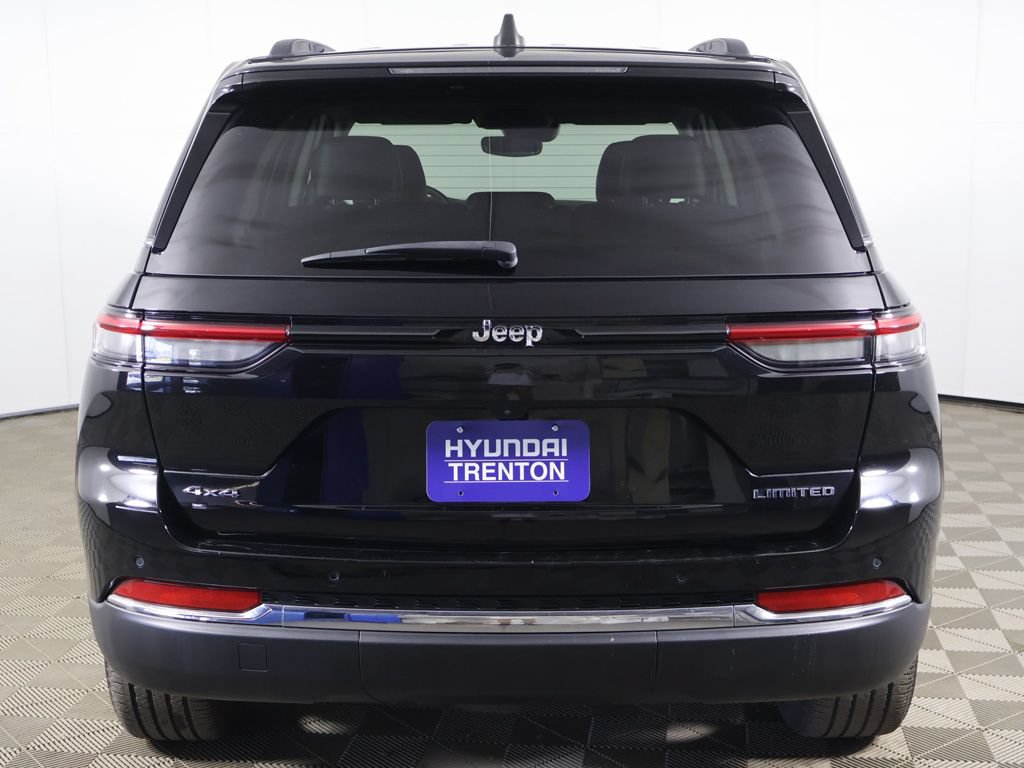 Used 2023 Jeep Grand Cherokee Limited AWD/4WD image 14
