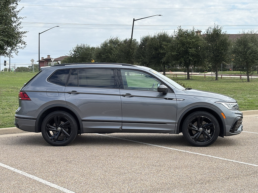 Used 2023 Volkswagen Tiguan SE R-Line FWD image 5