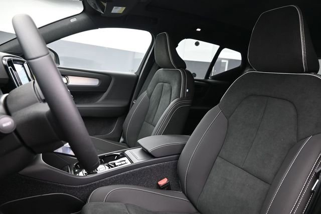 New 2026 Volvo XC40 B5 Ultra w/ Protection Package Premier AWD/4WD image 10