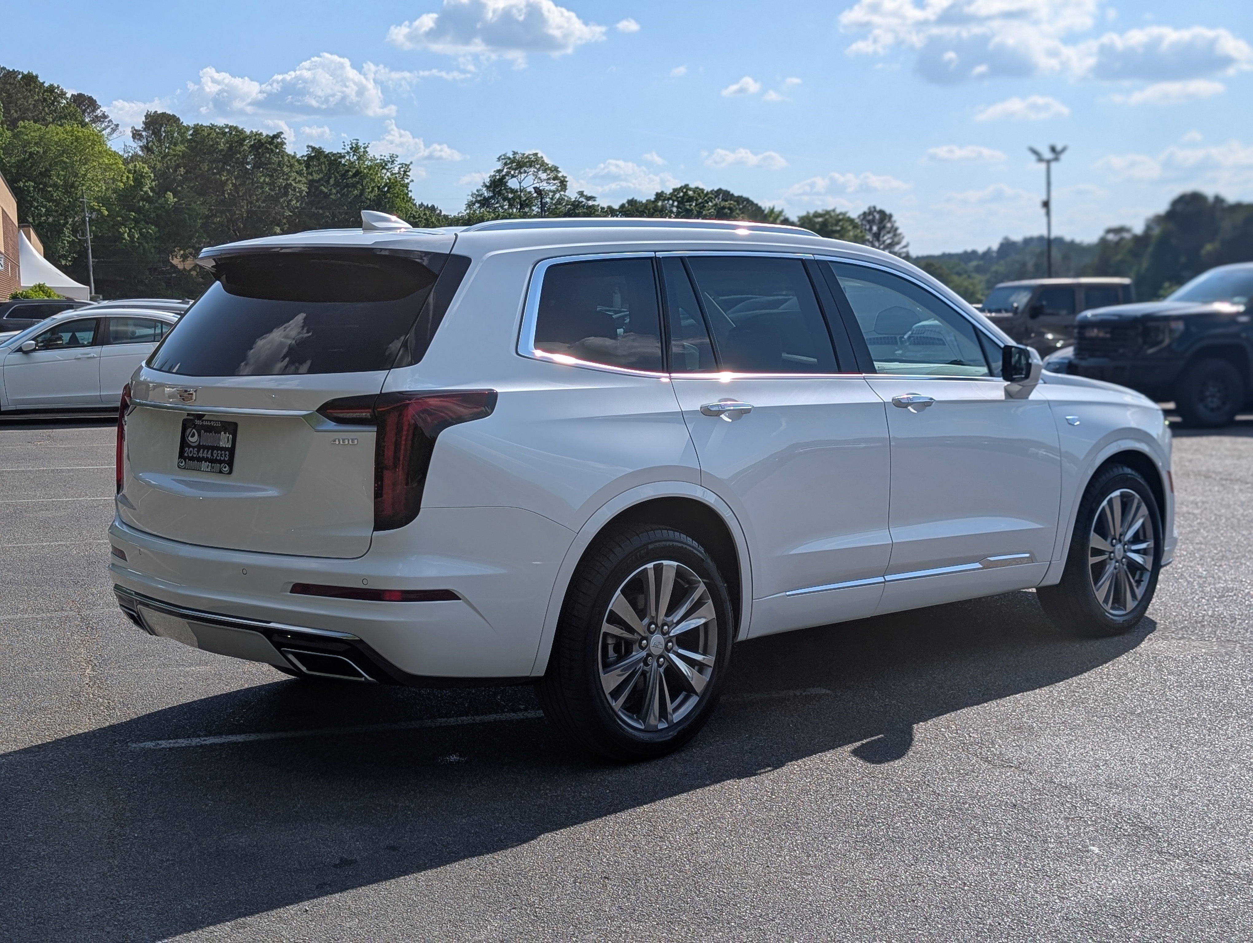 Used 2025 Cadillac XT6 Premium Luxury FWD image 7
