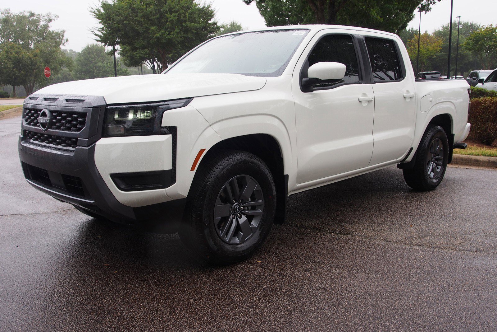 Used 2026 Nissan Frontier SV RWD image 3