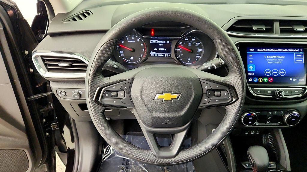 Used 2023 Chevrolet TrailBlazer LT w/ Convenience Package AWD/4WD image 13