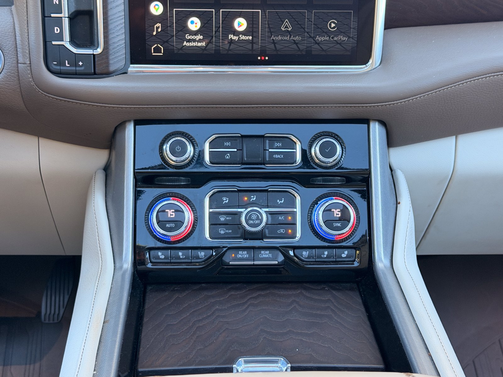 Used 2022 GMC Yukon Denali AWD/4WD image 22