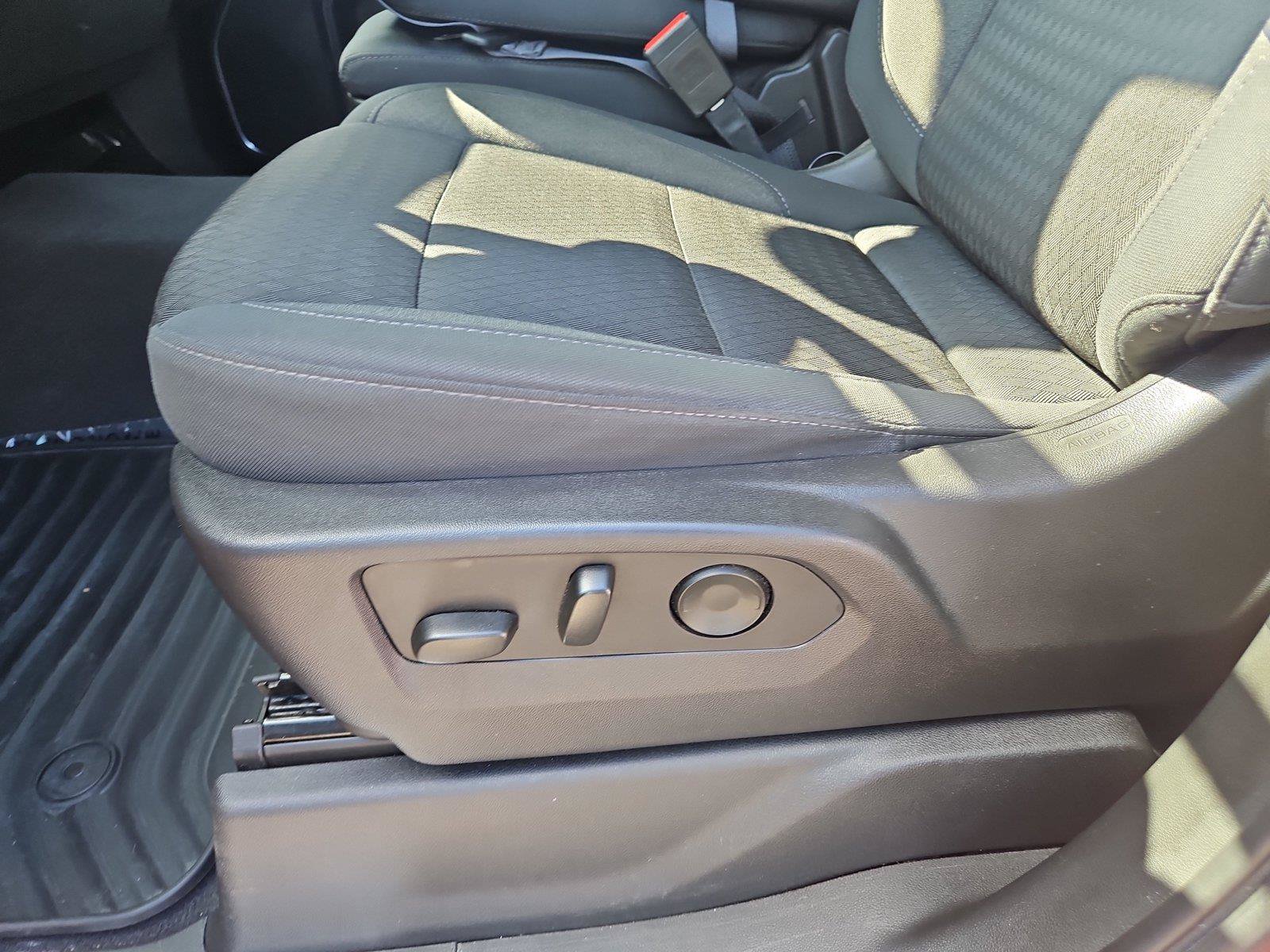 Used 2023 Chevrolet Silverado 1500 LT AWD/4WD image 17