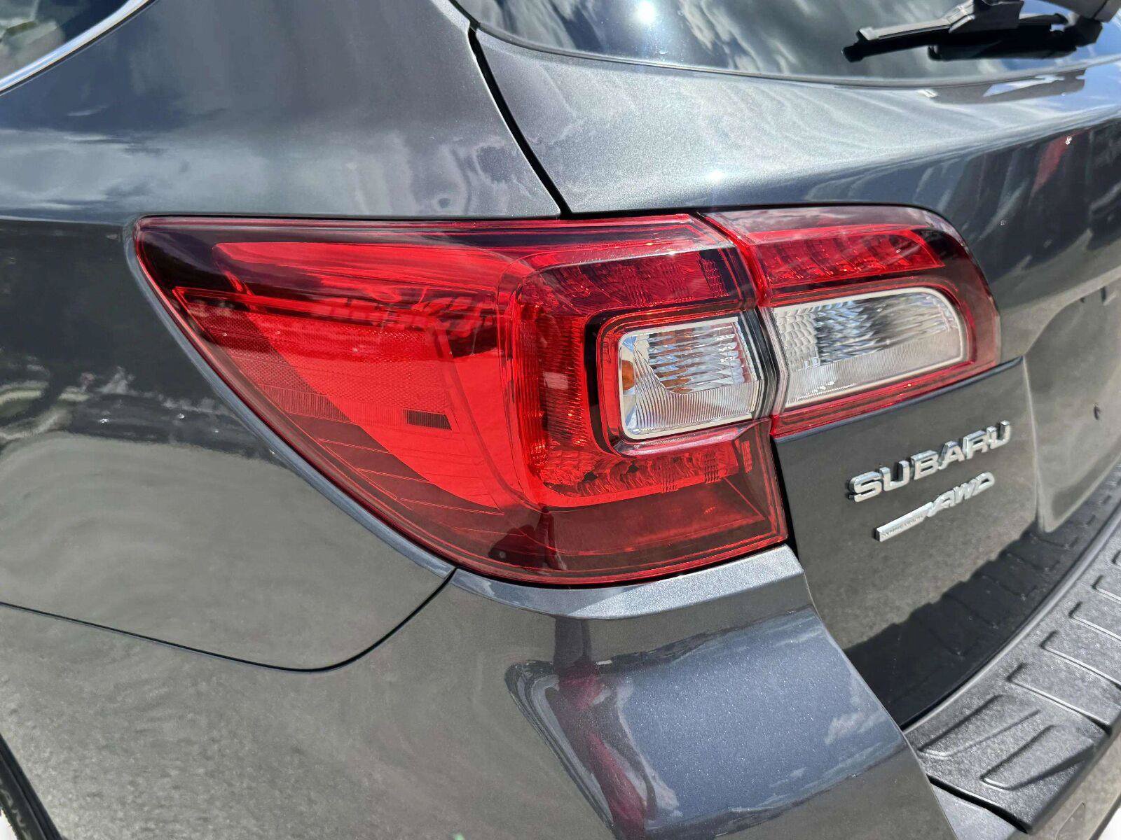 Used 2019 Subaru Outback 2.5i Limited AWD/4WD image 14