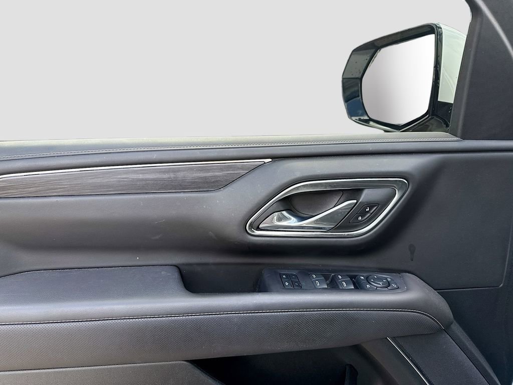 Used 2024 GMC Yukon XL SLT w/ SLT Luxury Package image 9