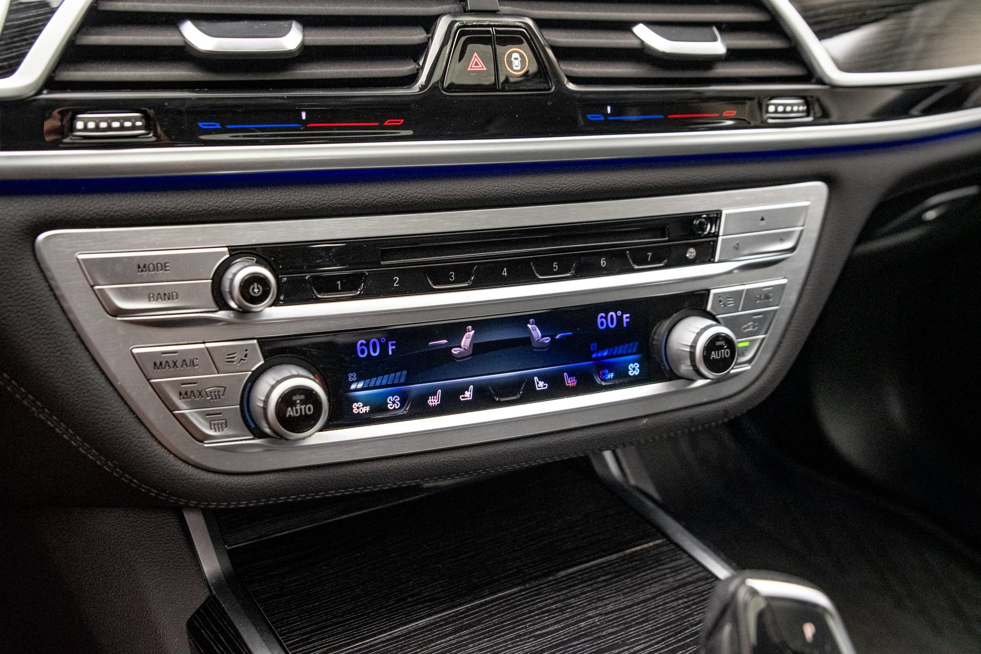 Used 2020 BMW 740i xDrive AWD/4WD image 11