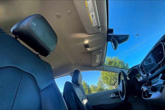 Used 2020 Chrysler Pacifica Touring-L image 22