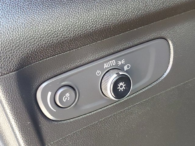 Used 2021 Buick Envision Essence FWD image 10