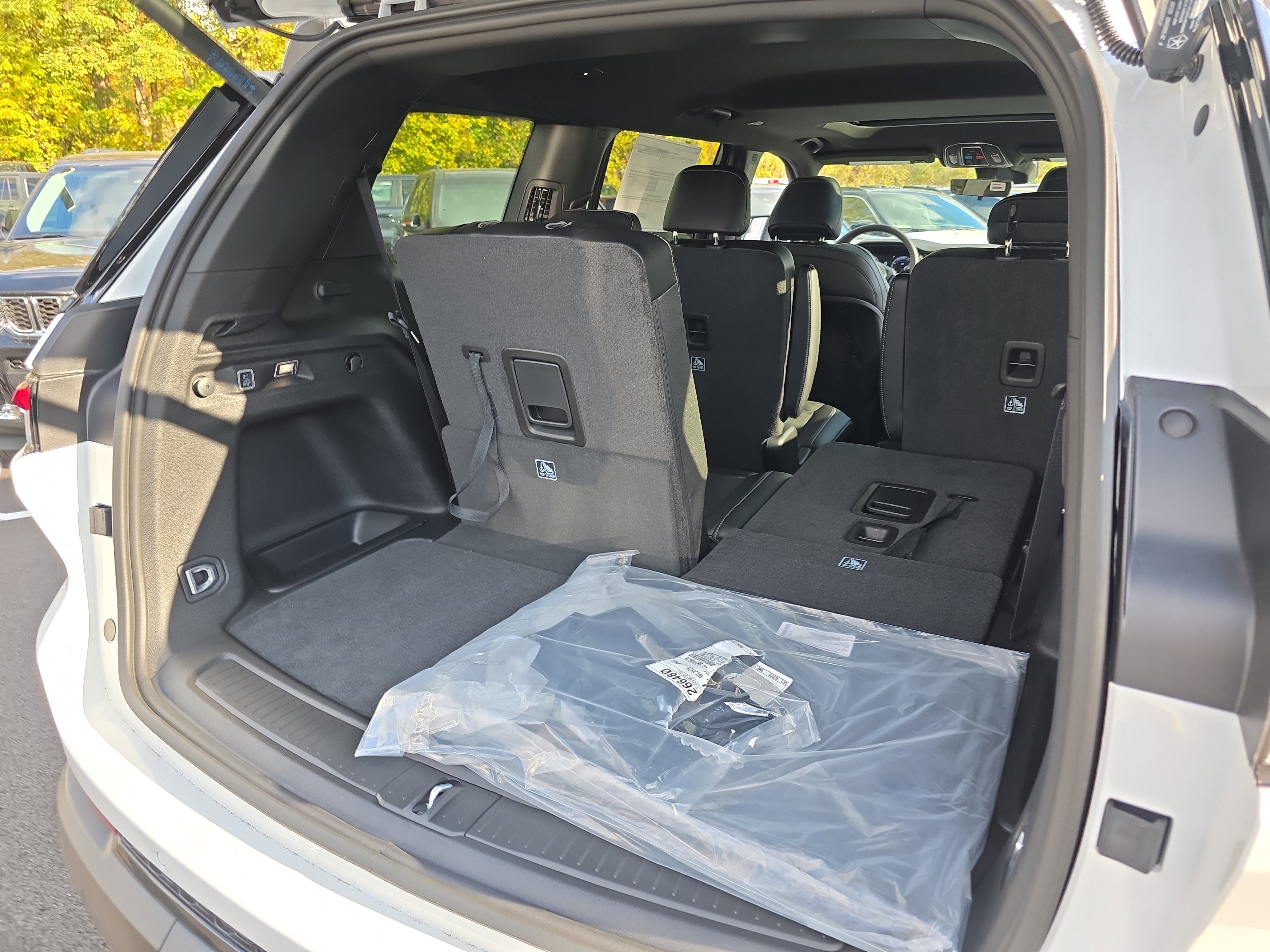 New 2025 Jeep Grand Cherokee L Altitude image 37