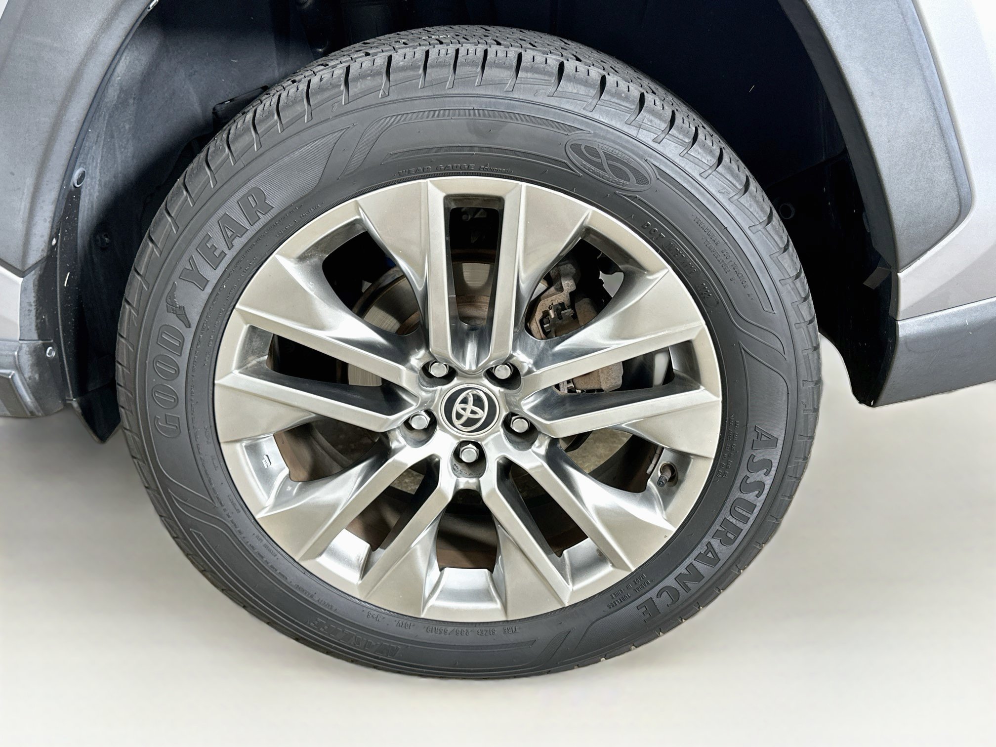 Used 2020 Toyota RAV4 XLE Premium AWD/4WD image 11